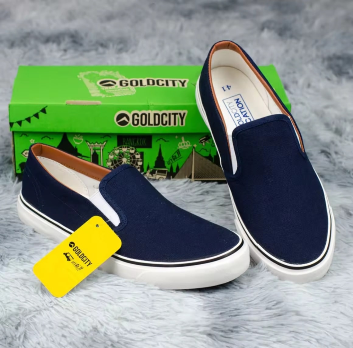 Gold Cityເກີບຜ້າໃບແບບສວມSlip-on ທຳອິດ ຊິບອອນ