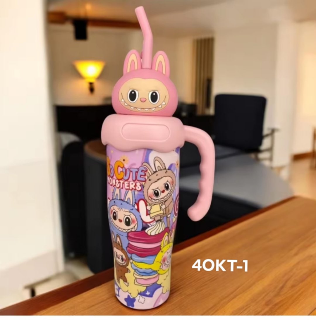 ແກ້ວເກັບຄວາມເຢັນ ຂະໜາດ 850 ml ແກ້ວລາຍກາຕູນ ມາພ້ອມດ້າມຈັບ ມີຫຼອດແຖມພ້ອມຝາປິດ ສແຕນເລດ  ແກ້ວເກັບຄວາມເຢັນ 850 ml ຂະໜາດກໍາລັງດີ