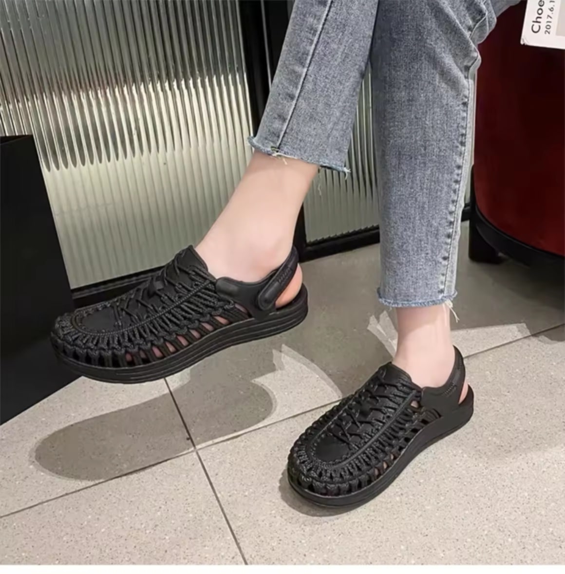 -ເກີບລຸ້ນໃຫມ່ ຢາງນຸ່ມ ໃສ່ສະບາຍ ຜູ້ຊາຍກໍ່ໃສ່ໄດ້ ຜູ້ຍິງກໍ່ໃສ່ດີ ເກີບໃສ່ຢ່າງຫຼິ້ນ ໃສ່ເຮັດວຽກ ໃສ່ໄປທະເລ ຫຼືໃສ່ໄປທ່ຽວ