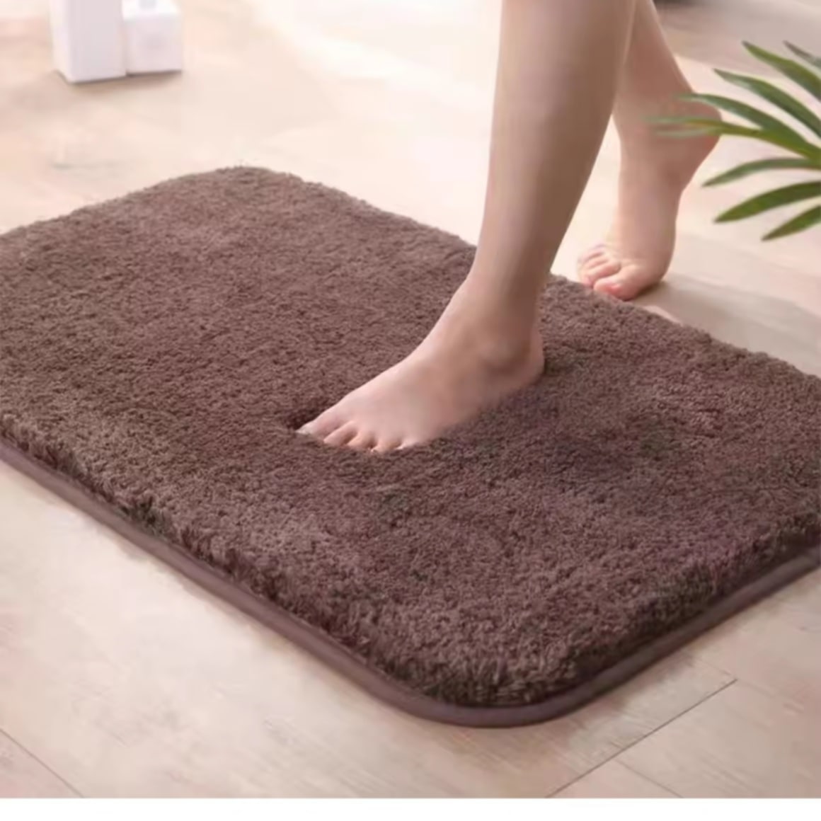 ພົມ / ພົມເຊັດຕີນ / ຜ້າເຊັດຕີນ ພົມເຊັດຕີນດັກຝຸ່ນ ຜະລິດຈາກໃຍສັງເຄາະ ມີຖານກັນມື່ນ ປອດໄພຕໍ່ການໃຊ້ງານ ດ້ານລຸ່ມເປັນແຜ່ນຢາງກັນ​ມື່ນ