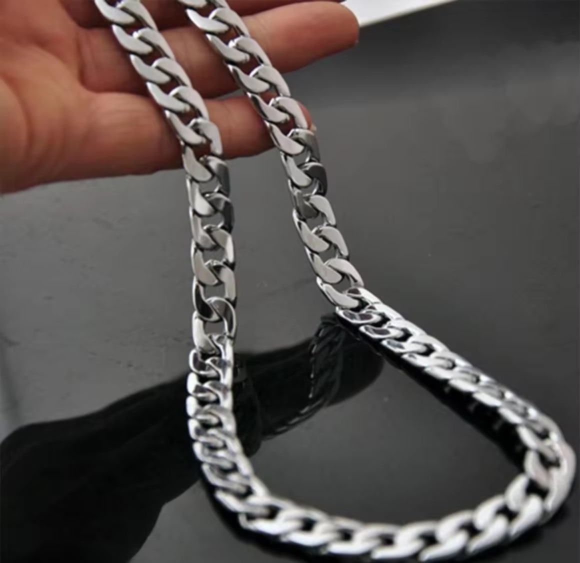 ສາຍຄໍສແຕນເລສ ສໍາລັບຜູ້ຊາຍ