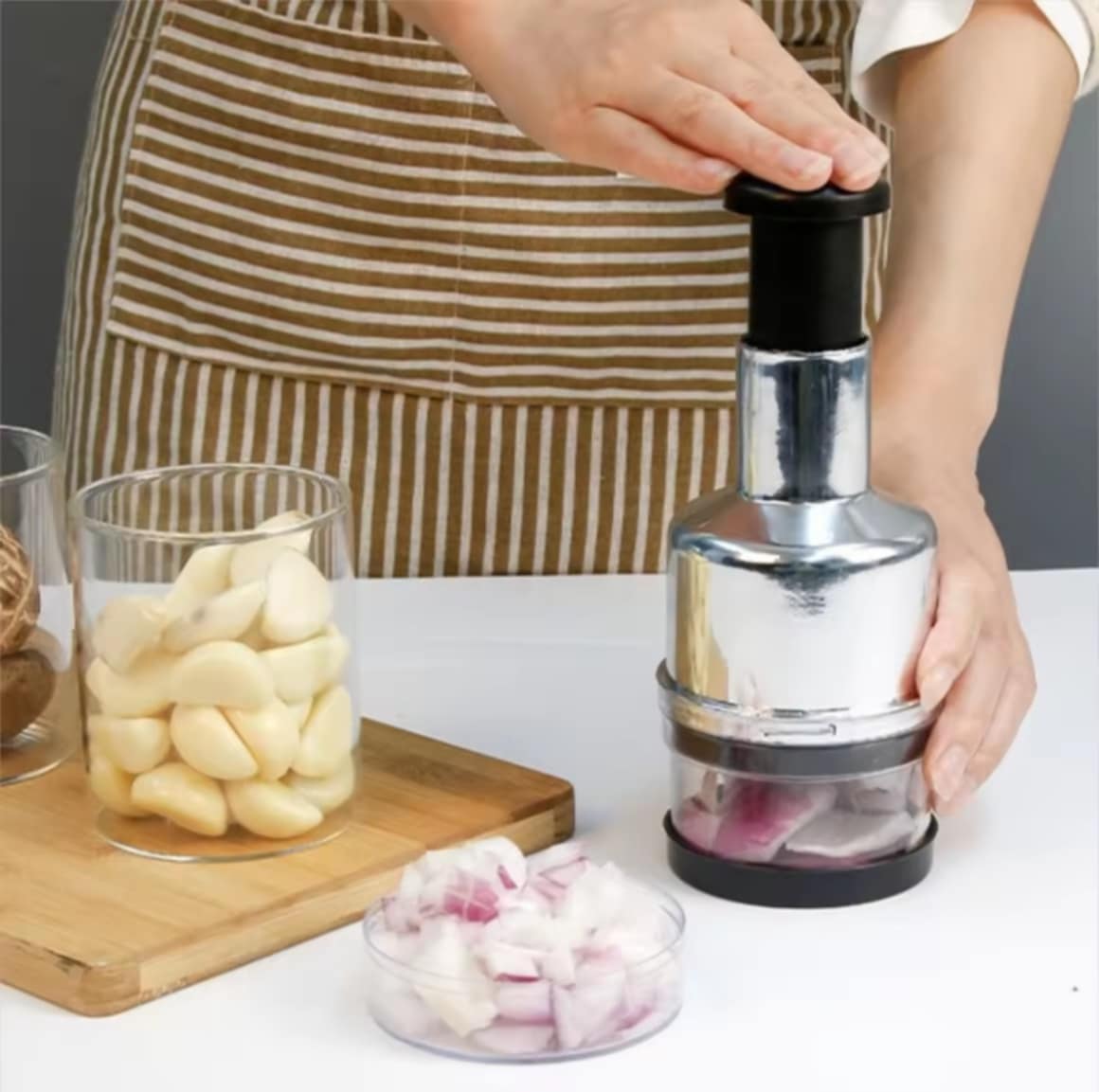 ທີ່ສັບກະທຽມແບບກົດ, ສັບຫົວຫອມ, ໝາກເຜັດ, ຜັກຫຼາຍຊະນິດ, ບົດ, ສັບ, ຊອຍ ແບບອເນກປະສົງ