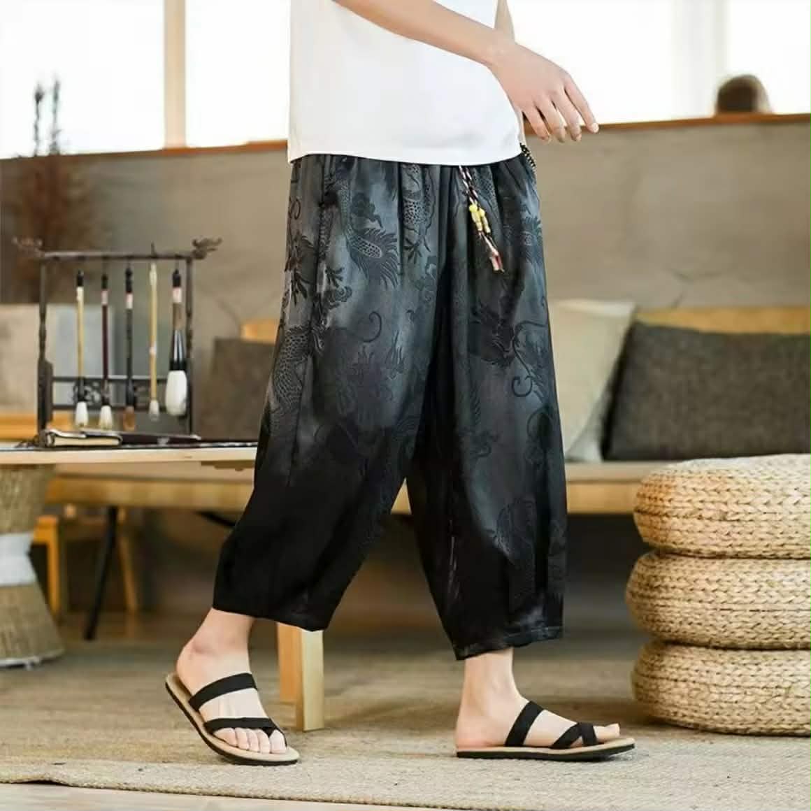 SEA IQANGEL ໂສ້ງຂາສັ້ນຜູ້ຊາຍ ສະໄຕລ໌ລະດູຮ້ອນ ໃສ່ສະບາຍ ມີລາຍມັງກອນ ຊົງຫຼວມ ແຟຊັ່ນ